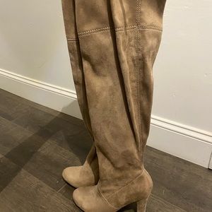 Knee high boots (super cute)